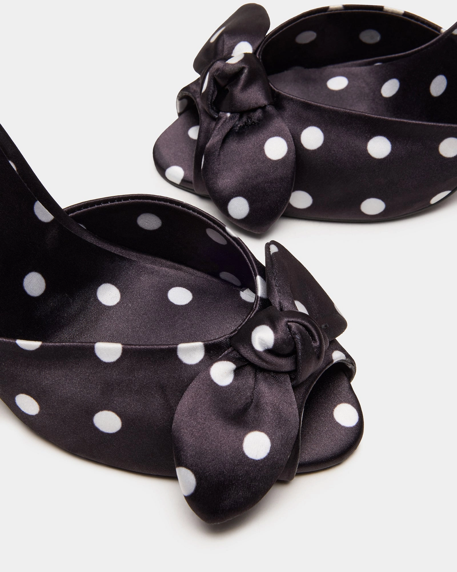 DAPPER BLACK/WHITE POLKA DOT