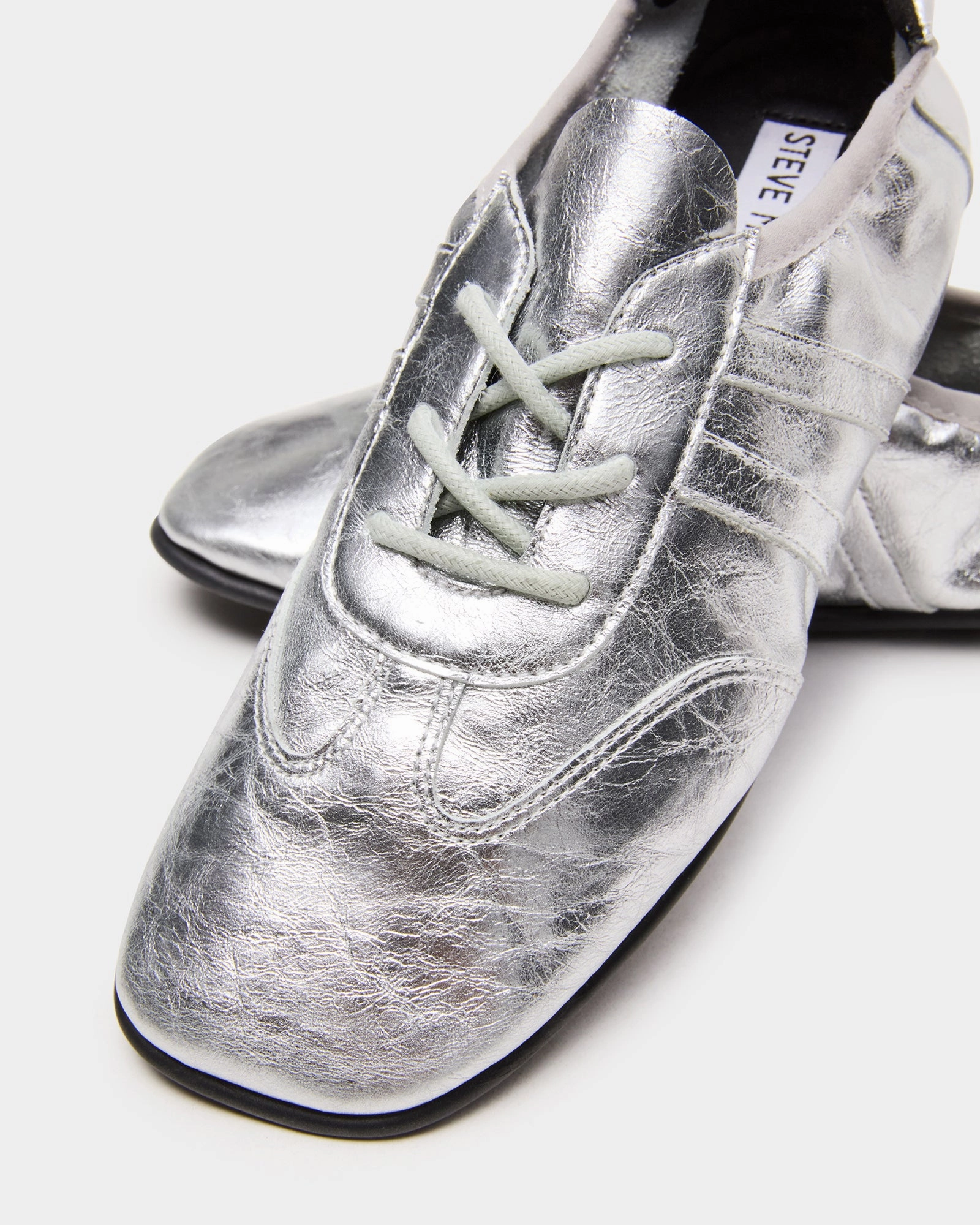 GLINT SILVER LEATHER