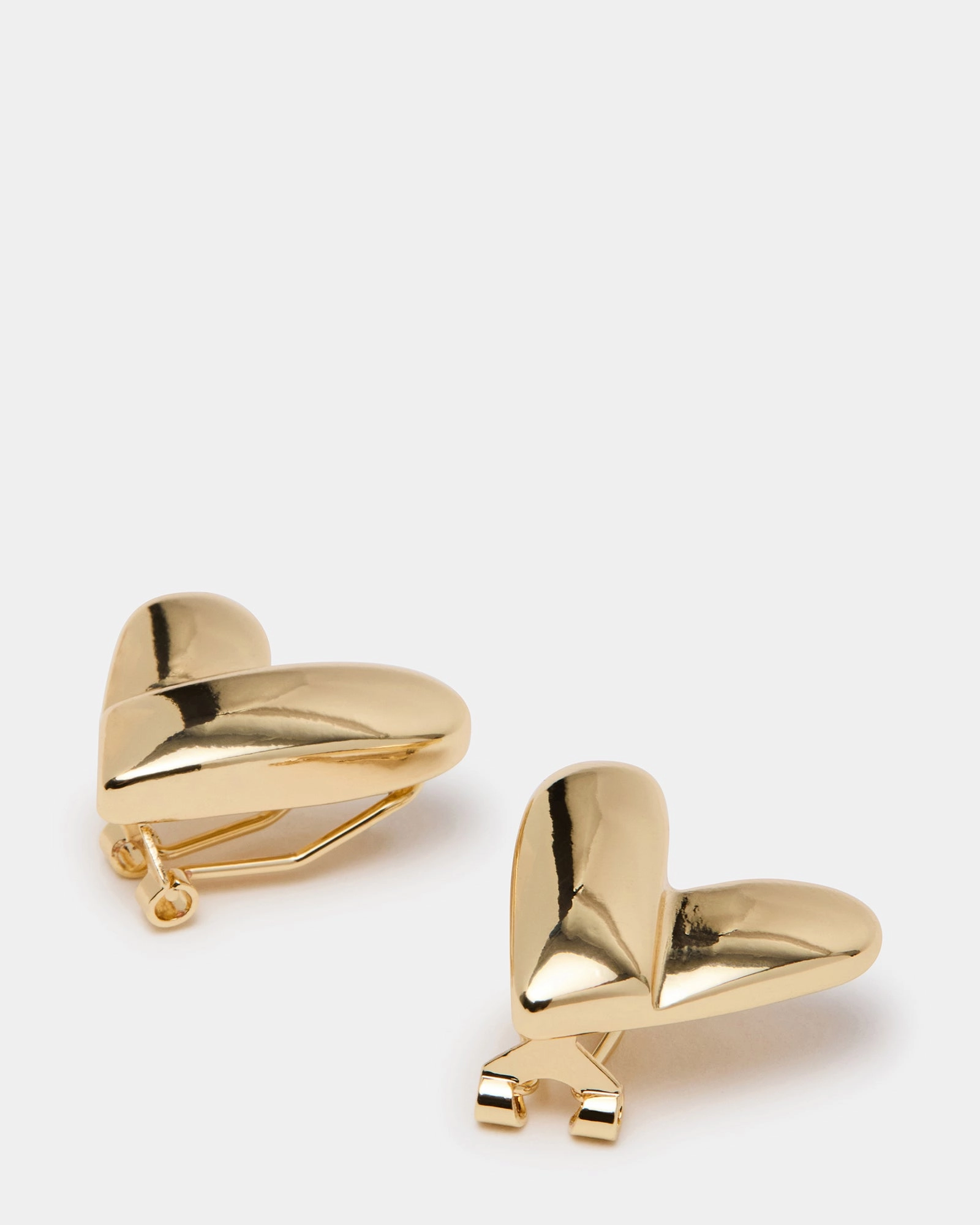 HEART STUD EARRINGS GOLD