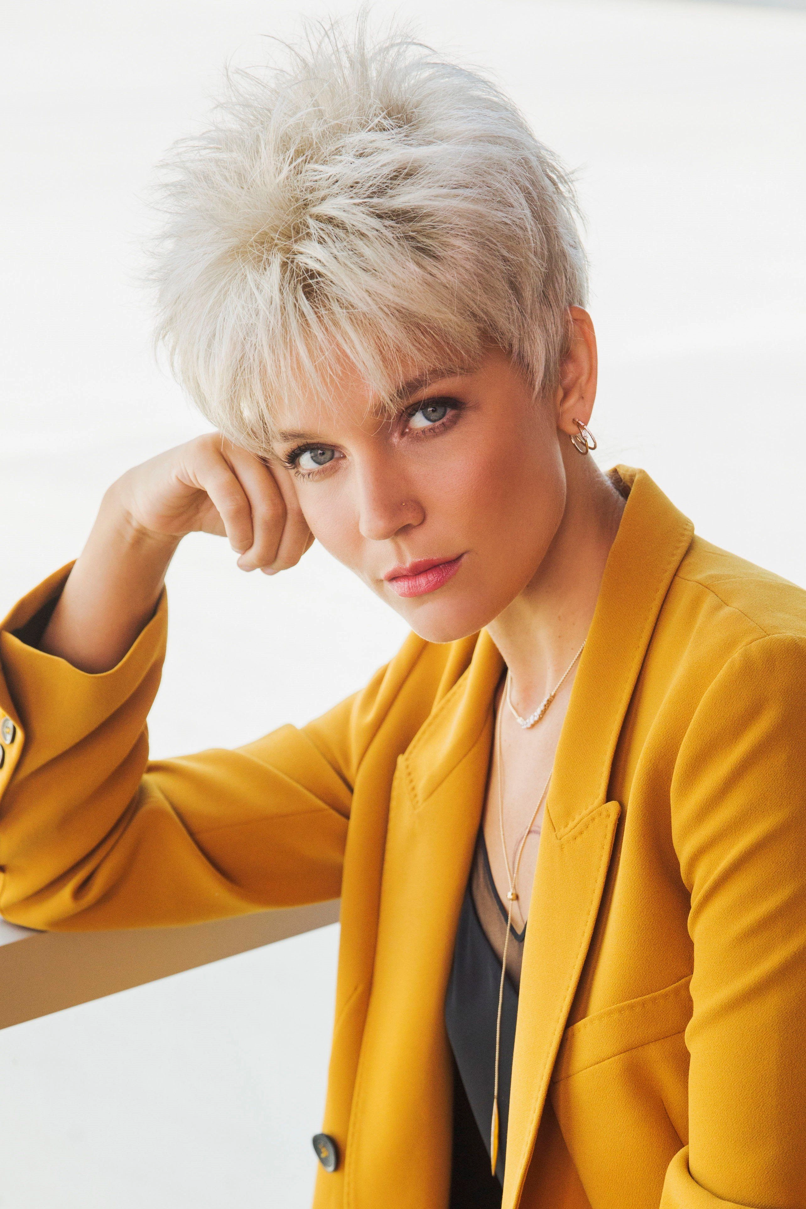 Sale - Noriko Wigs - Brady #1704 - Color: Mulberry Brown