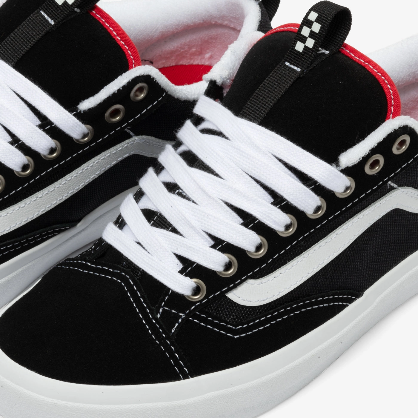 Skate Old Skool 36   (Black/White)
