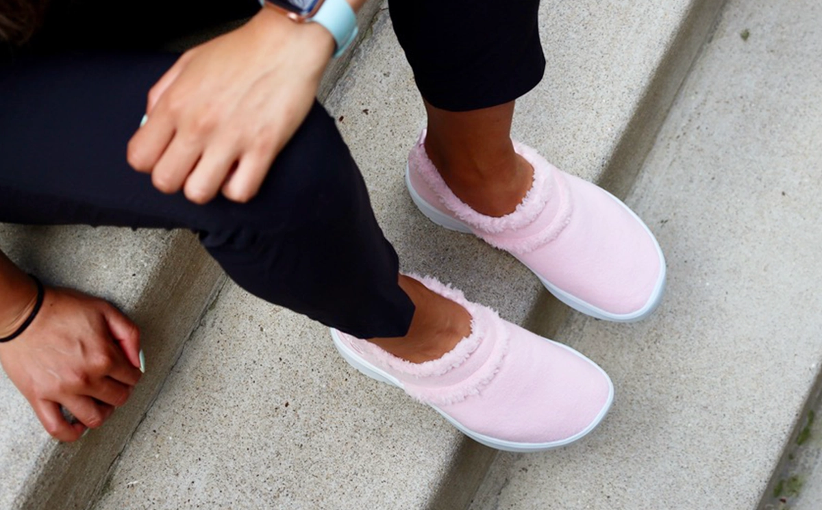 Women's OOcoozie Low Shoe - Pink (SALE)