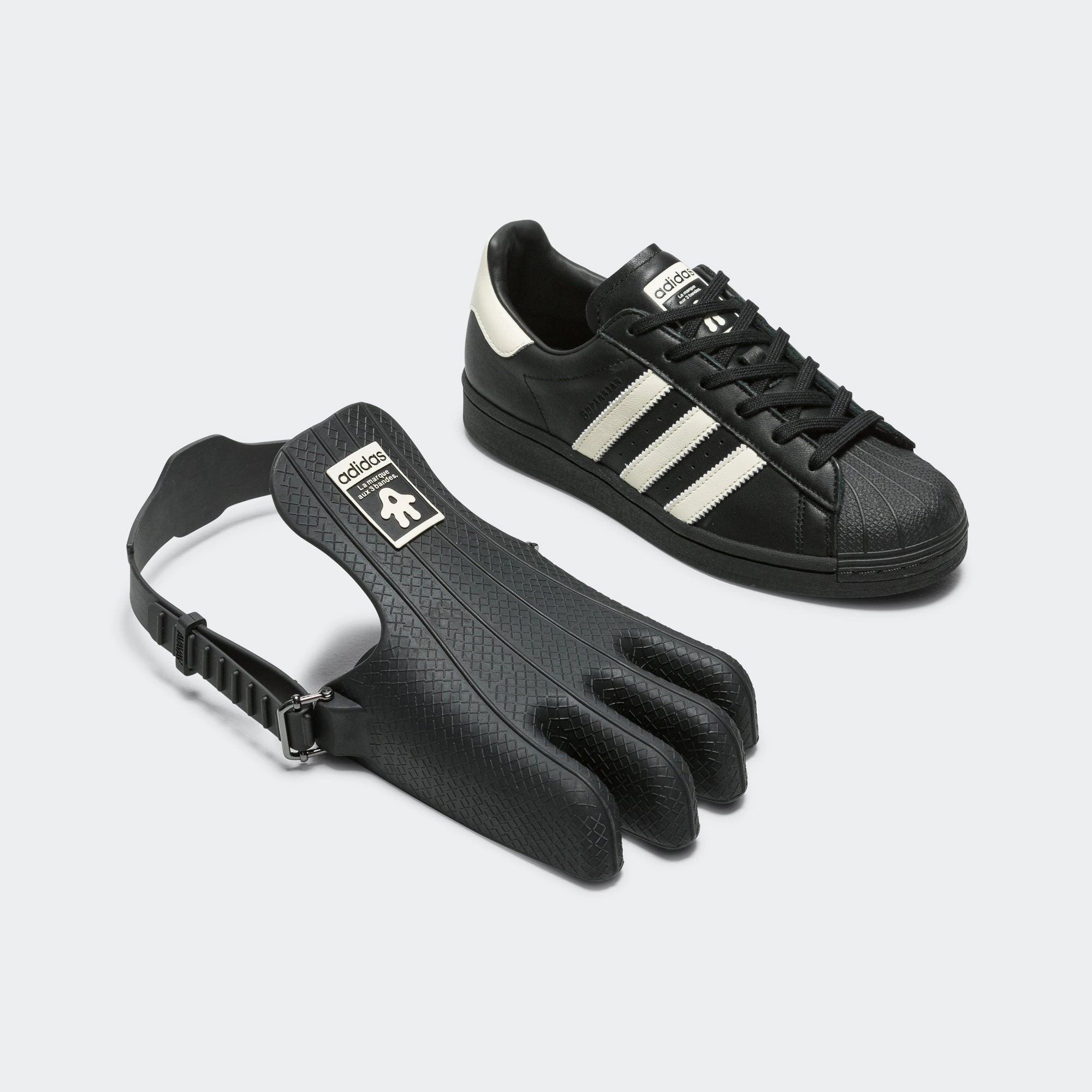 Womens Superfinger Superstar - Core Black/Crew White