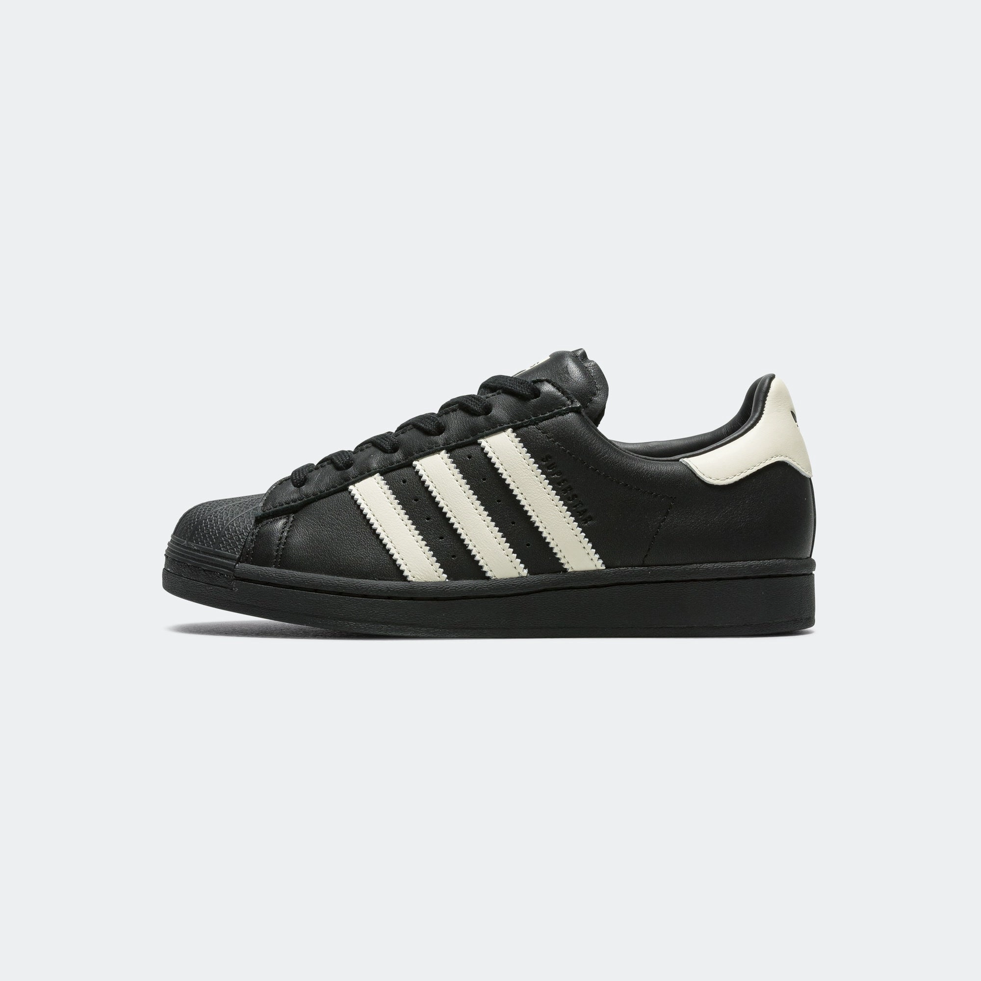 Womens Superfinger Superstar - Core Black/Crew White